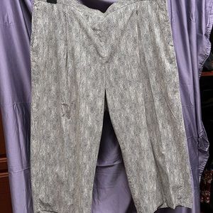 Eileen Fisher cropped cotton pants. Size 2X